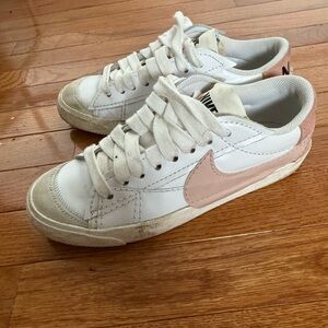 Nike BLAZER LOW '77 JUMBO SNEAKERS